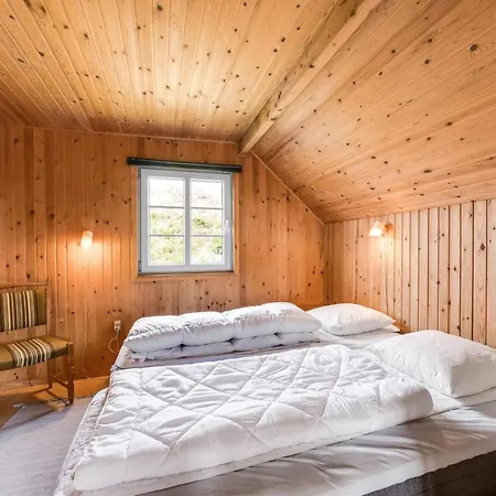 Dina - 200m To The Fjord By Interhome Nyaraló