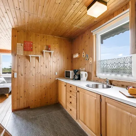 Dina - 200m To The Fjord By Interhome Havrvig
